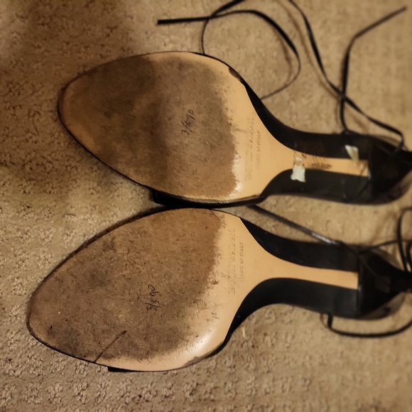 Shoes - Picture 3 of 4